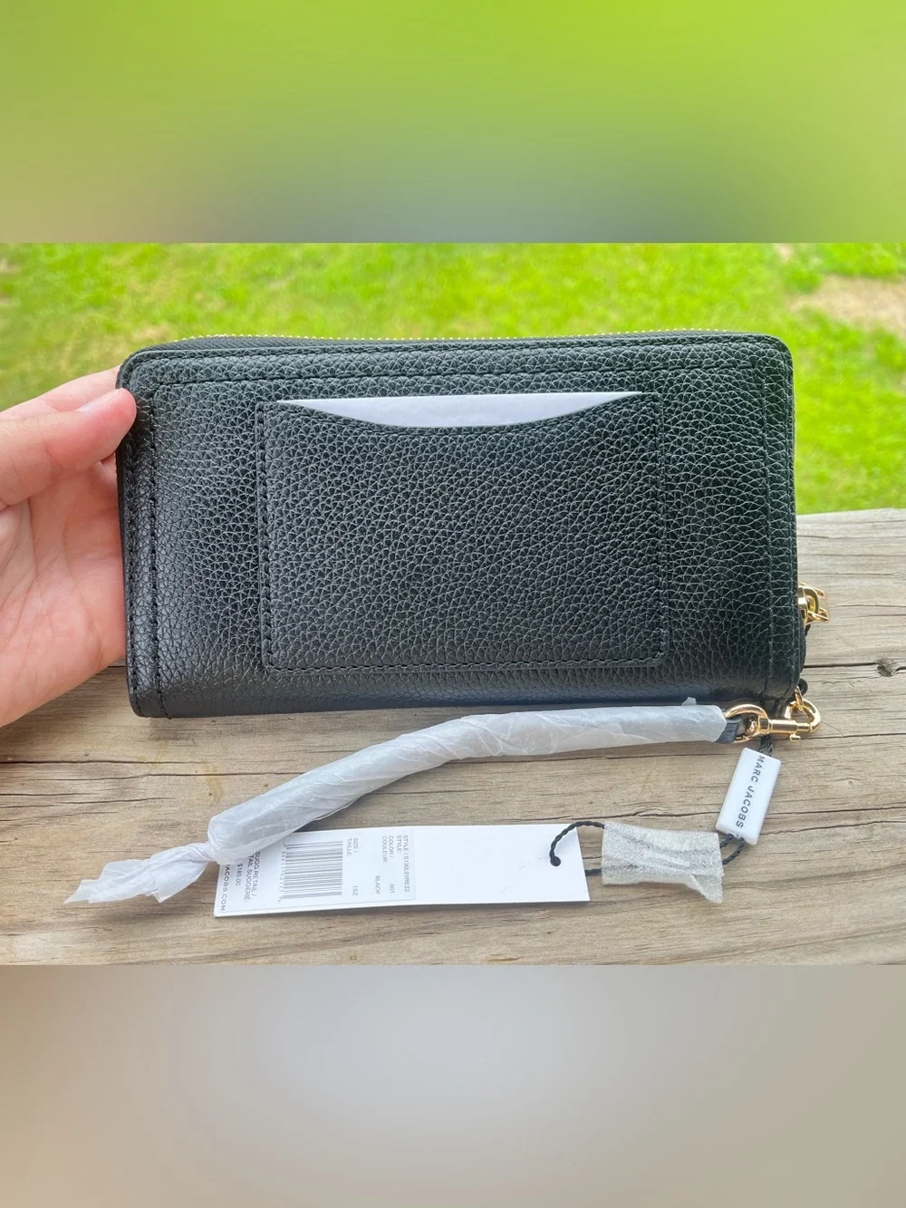 Marc Jacobs sleek pebble